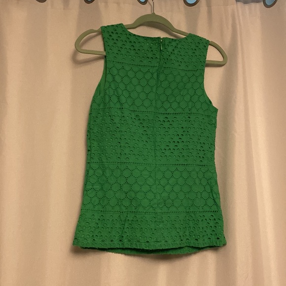 Banana Republic green lace sleeveless blouse. - Picture 3 of 5